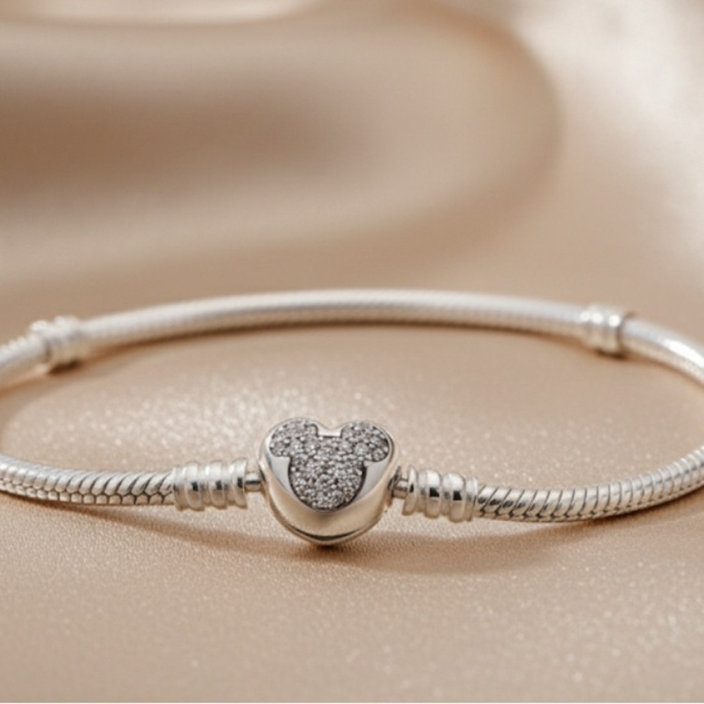 Elegant Silver Heart Bracelet PANDORA